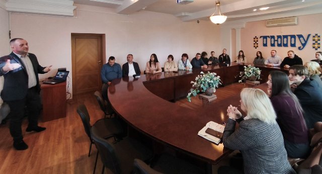 Учасники науково-практичного семінару